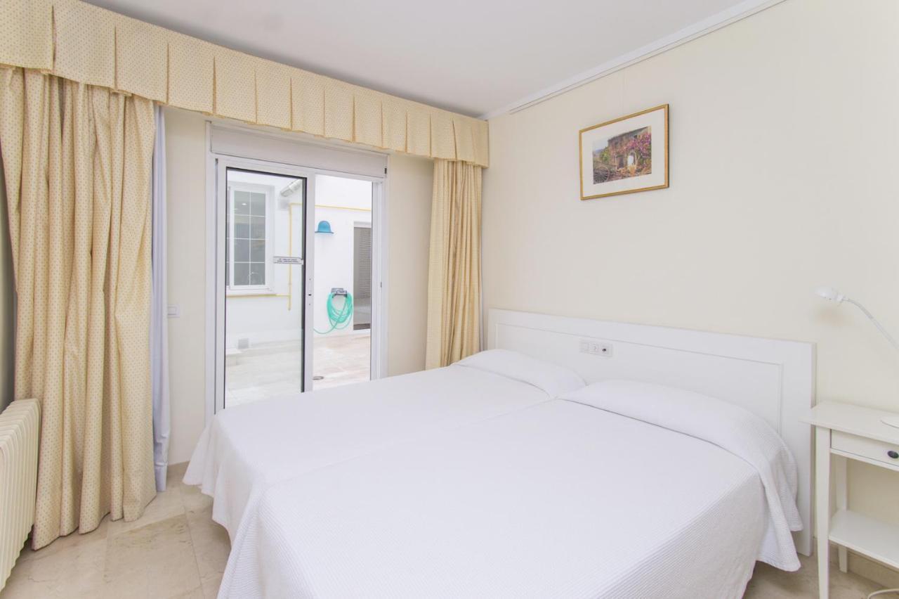Apartamento Seafront Ap Acuario Puerto Pollensa Exterior foto